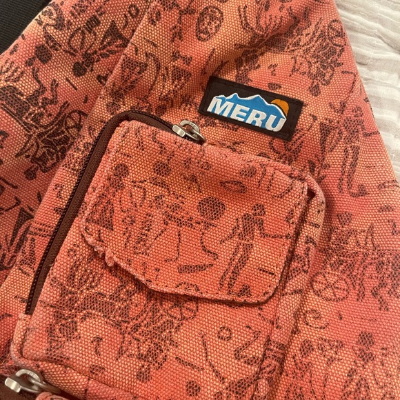 Meru Sling Bag - Picture 10 of 15